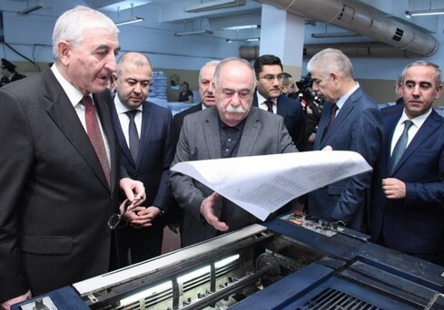 В Азербайджане начали печатать избирательные бюллетени