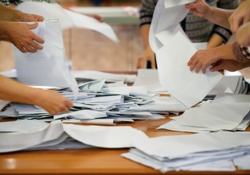  293 человека отозвали свои кандидатуры на парламентских выборах в Азербайджане