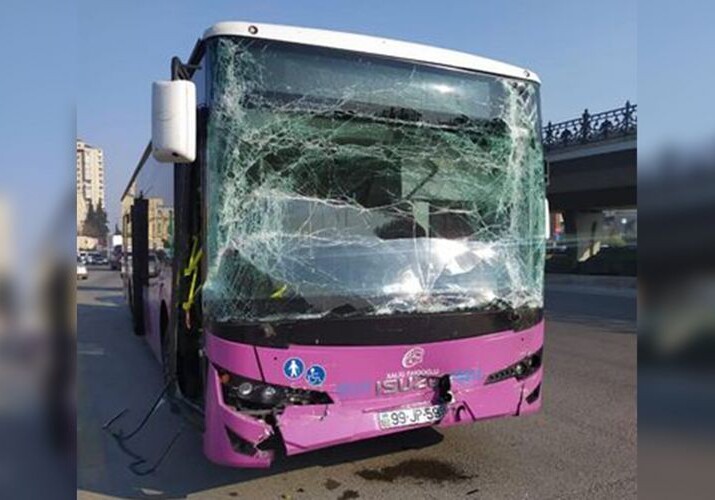 В Баку столкнулись два автобуса: есть пострадавшие (Фото)