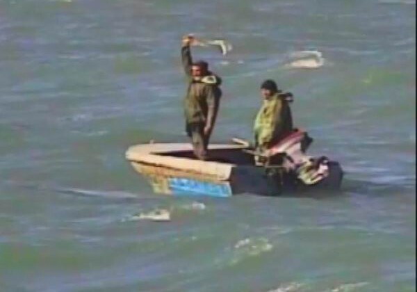 Азербайджанские пограничники спасли рыбаков (Фото)