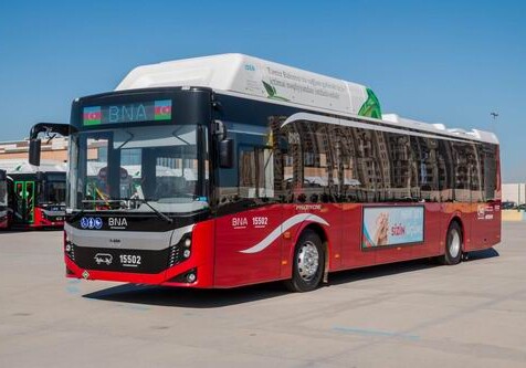 В Баку доставлены 18-метровые автобусы (Фото)