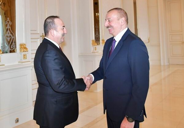 Президент Ильхам Алиев принял главу МИД Турции (Фото-Обновлено)