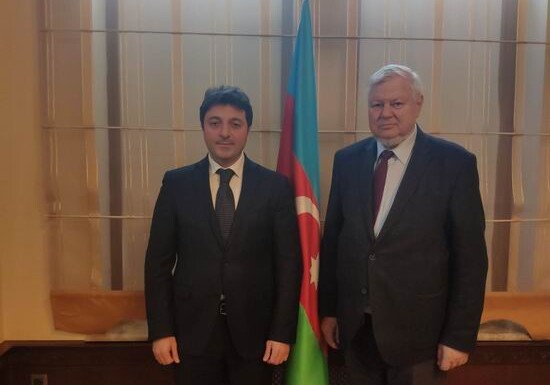 Глава азербайджанской общины Нагорно-карабахского региона встретился с Анжеем Каспшиком