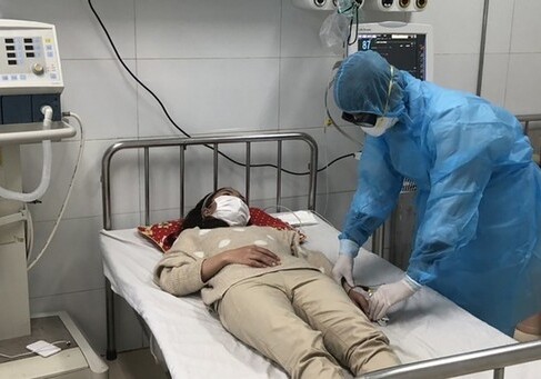 Число жертв коронавируса в КНР увеличилось до 1665 человек