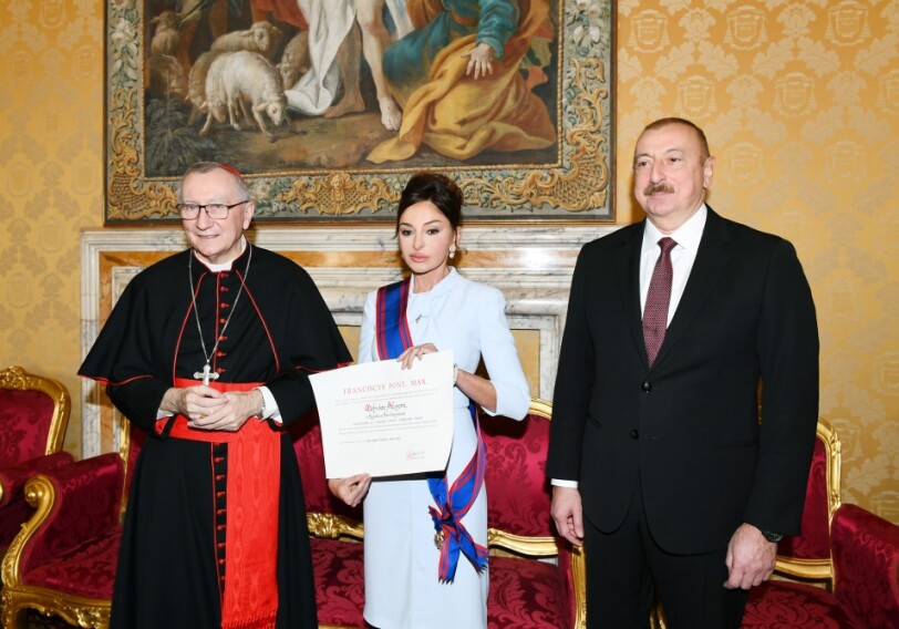 Первый вице-президент Азербайджана Мехрибан Алиева удостоена папского рыцарского ордена (Фото)