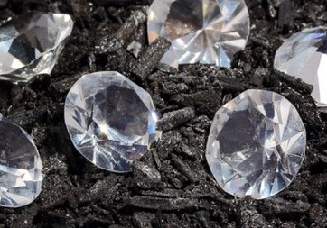 Ученые сделали алмаз из нефти