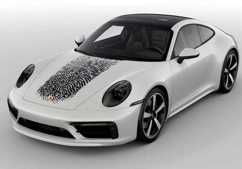 Отпечаток пальца на капоте – новая услуга для владельцев Porsche 911 (Фото)