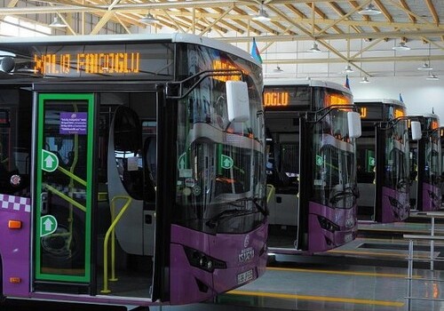 В Баку продезинфицируют около 300 автобусов