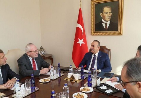 Глава МИД Турции обсудил с посредниками МГ ОБСЕ карабахский конфликт