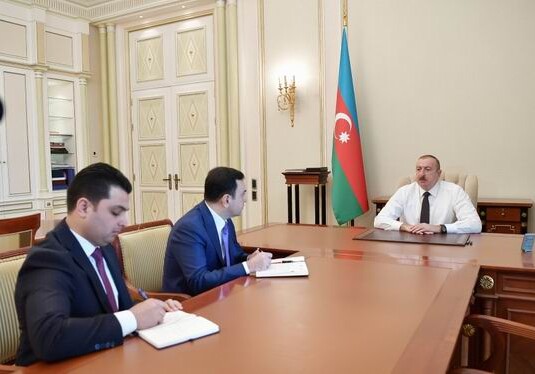 Ильхам Алиев об экс-главе ИВ: «Разве руководитель может находиться в рабочем кабинете в джинсах, домашней одежде?» (Видео)