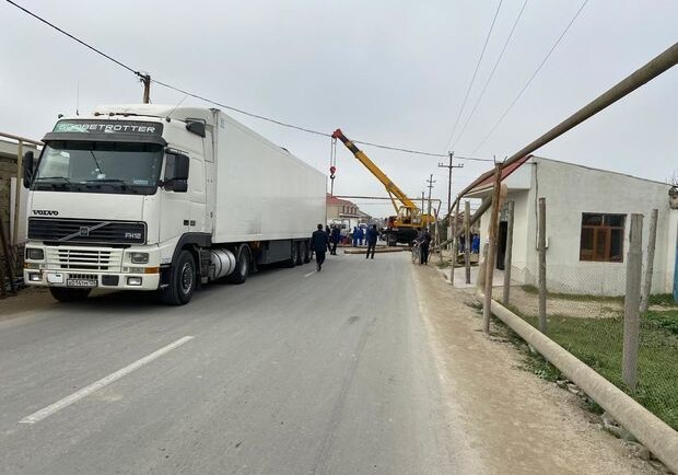 В Баку грузовик повредил газопровод: тысячи абонентов остались без газа (Видео)