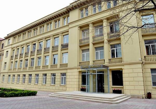 Минобразования Азербайджана обратилось к школьникам по поводу «телеуроков» (Видео)