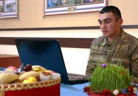 Азербайджанские солдаты поздравляют с праздником семьи по видеосвязи (Фото-Видео)
