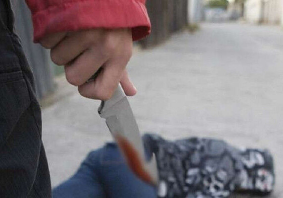 В Абшеронском районе подросток получил ножевые ранения