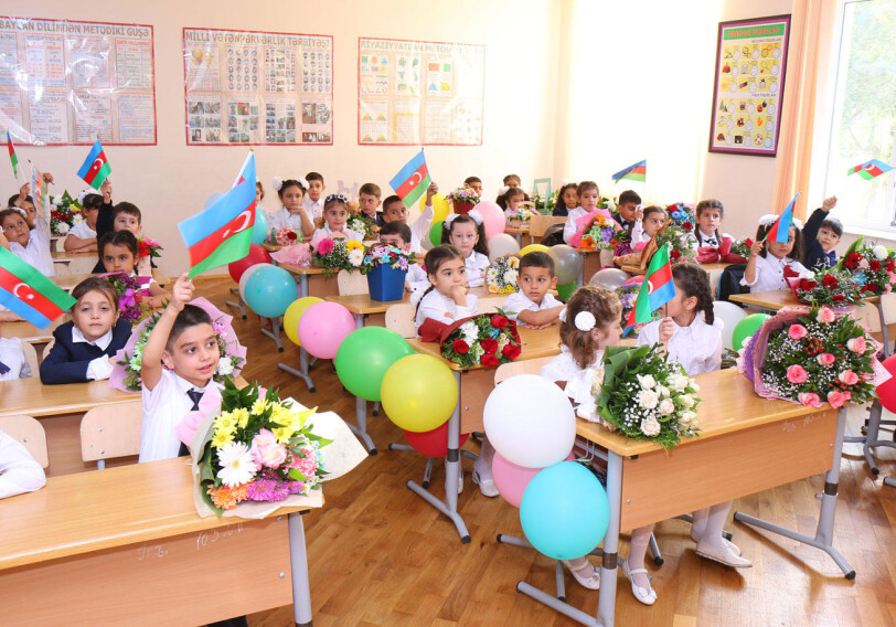 В Азербайджане отложены собеседования по приему в первый класс