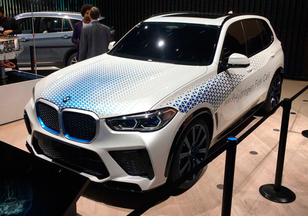 BMW готовит BMW X5 с новой водородной установкой (Видео)