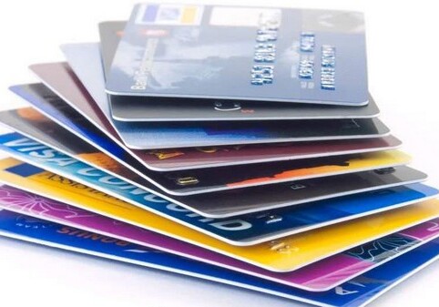 В Азербайджане продлевается срок действия всех видов платежных карт