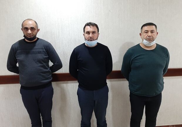 В Баку делец за 20 манатов выдавал фальшивые разрешения на выход из дома (Фото-Видео)