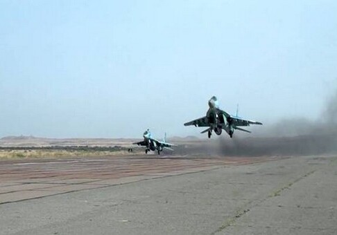 ВВС Азербайджана провели летно-тактические учения с экипажами самолетов МиГ-29 и Су-25 (Фото-Видео)