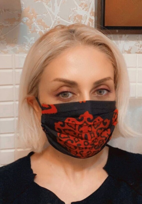 Оставайся дома и твори: Гюльнара Халилова впервые создала красочные маски из кялагаи (Фото)