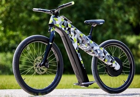 Skoda представила велосипед без педалей (Видео)