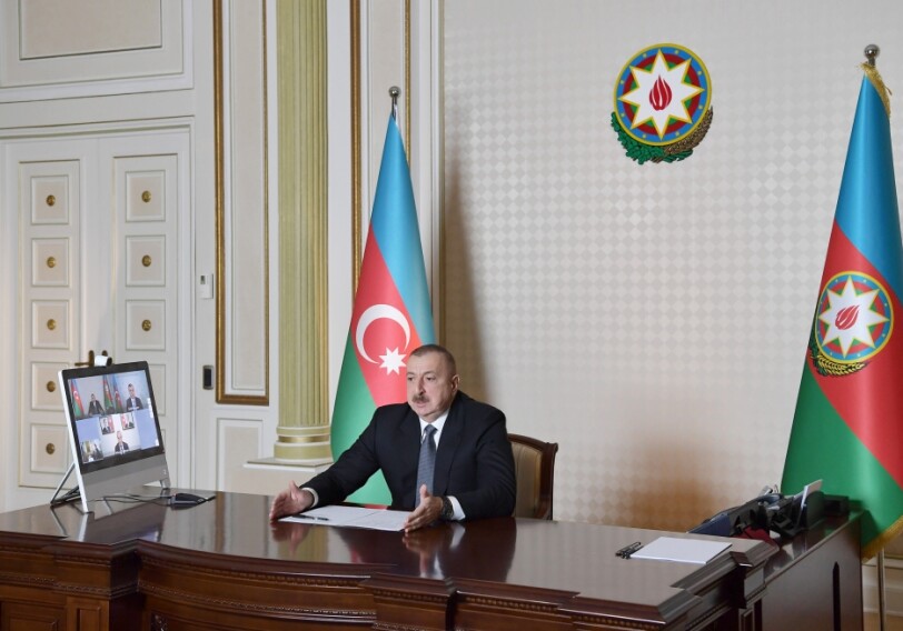 Президент Азербайджана провел совещание в формате видеосвязи с участием министров труда и соцзащиты населения и экономики (Фото)