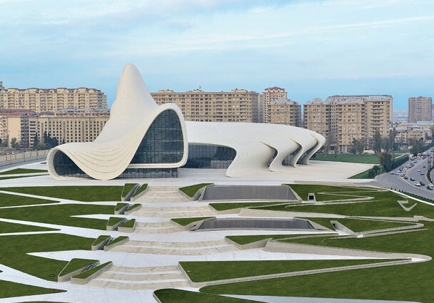 Центр Гейдара Алиева вошел в топ-3 центров современного искусства в СНГ