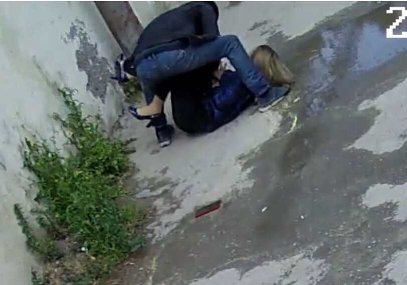 Жестокое нападение на женщину в Баку (Фото–Видео)