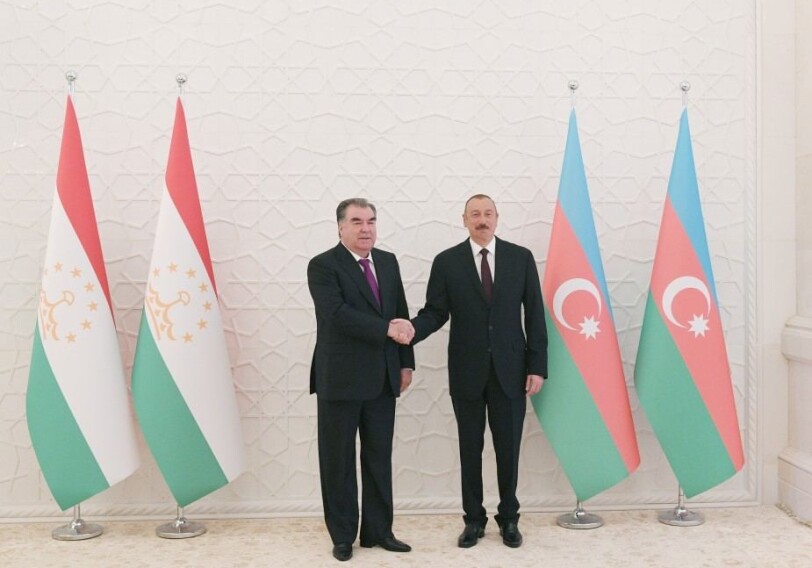 Президенты Азербайджана и Таджикистана обсудили коронавирус и вопросы двусторонних отношений