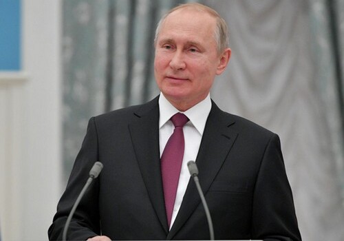 Владимир Путин поздравил азербайджанский народ с 75-летием Победы