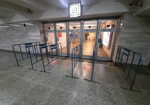  В Бакинском метро установлены специальные ограждения (Фото-Видео)