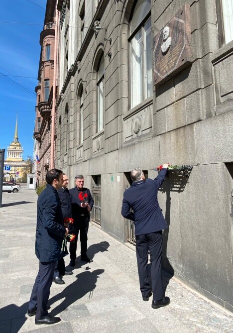 В Санкт-Петербурге почтили память Гейдара Алиева (Фото)