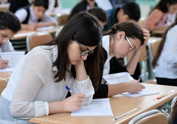 Начинается прием документов в вузы и колледжи Азербайджана