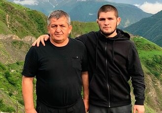 Отец Нурмагомедова находится в тяжелом состоянии