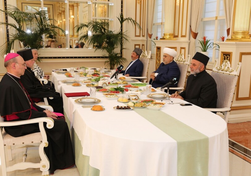 Руководители религиозных конфессий Азербайджана совершили совместный молебен (Фото)
