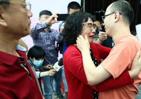В Китае семья нашла сына, которого похитили 32 года назад (Видео)