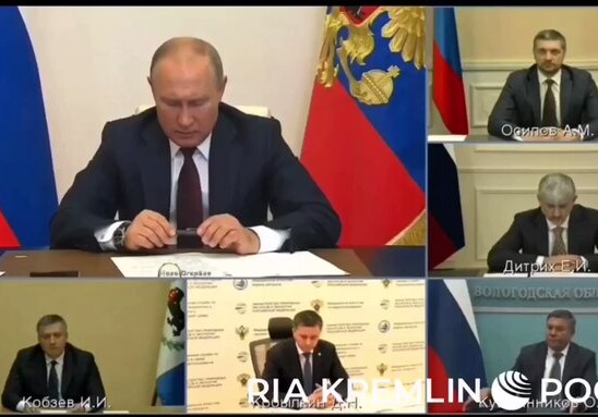 Путин швырнул ручку во время совещания о ЧС (Видео)