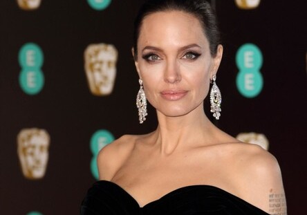От хакерши до ведьмы: Анджелине Джоли — 45