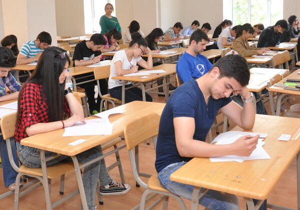 В Азербайджане выпускные экзамены пройдут повторно в сентябре