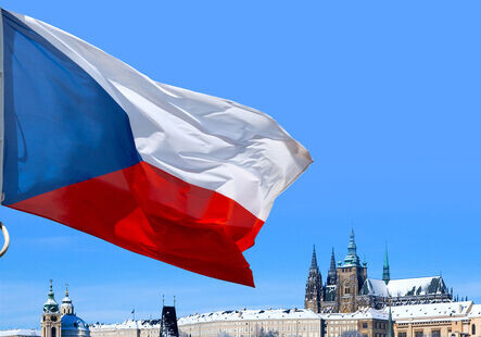 Чехия объявила двух сотрудников посольства России персонами нон грата
