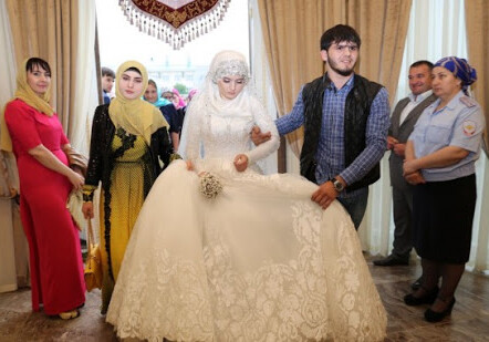 Фонд Кадырова поможет чеченским женихам выкупить невест