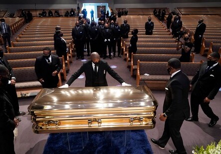 В США похоронили Джорджа Флойда, который умер после задержания (Фото)