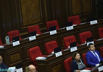Оппозиция бойкотирует заседание парламента Армении