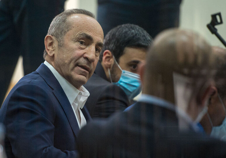 Экс-президента Армении Кочаряна освободили под залог в 2 миллиарда драмов
