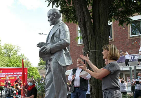 В Германии установили памятник Ленину (Фото)