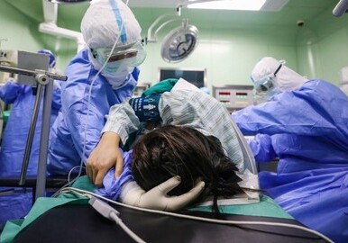 В Баку беременная умерла от коронавируса, ребенок в тяжелом состоянии