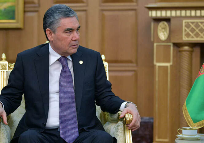 Президент Туркменистана отправил правительство в отпуск
