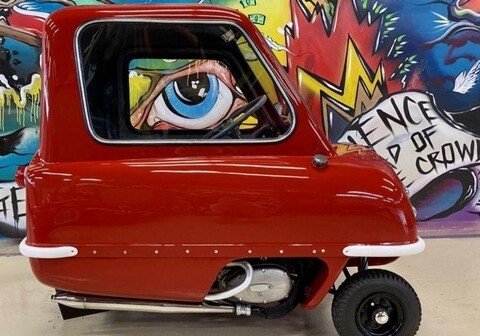 Самый маленький в мире серийный автомобиль продадут на аукционе (Фото)