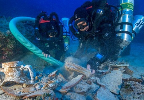 В Греции из затонувшего древнего корабля сделали музей (Видео)