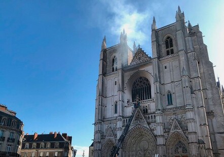 В Нанте задержан подозреваемый по делу о поджоге собора